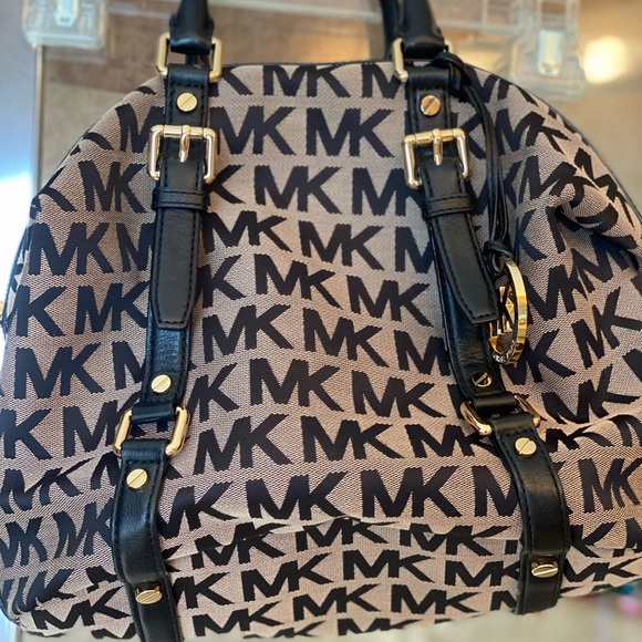 NWOT Michael Kors Satchel - Picture 2 of 5
